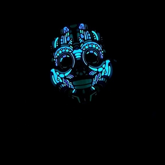 Luxtrada- NWT Carnival Festival Sound & Motion Activated LED (4) Masks Light Up - Picture 14 of 14